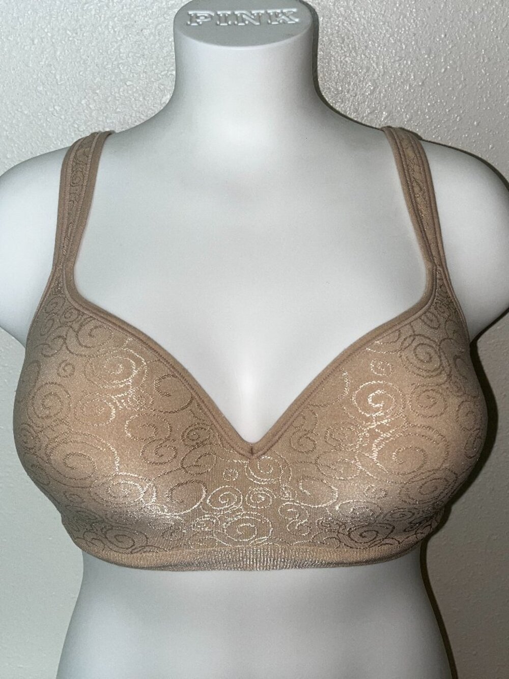 BALI COMFORT REVOLUTION SHAPING FULL COVERAGE WIRELESS BRA SZ 38D